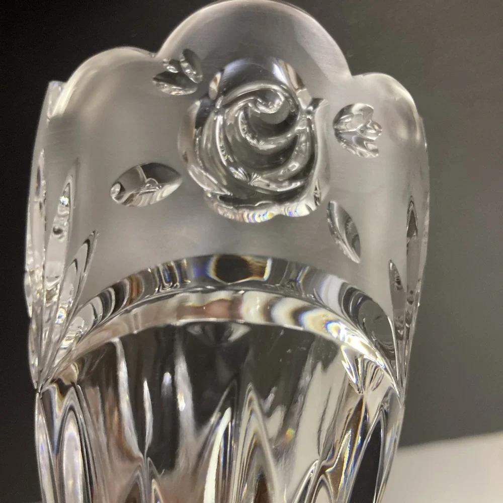 Vtg Oneida Crystal Southern Garden Rose Flower Bud Vase,‎ 7 inches